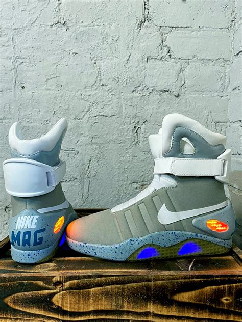 nike mag back to the future fake - Nike back to the future 2011.